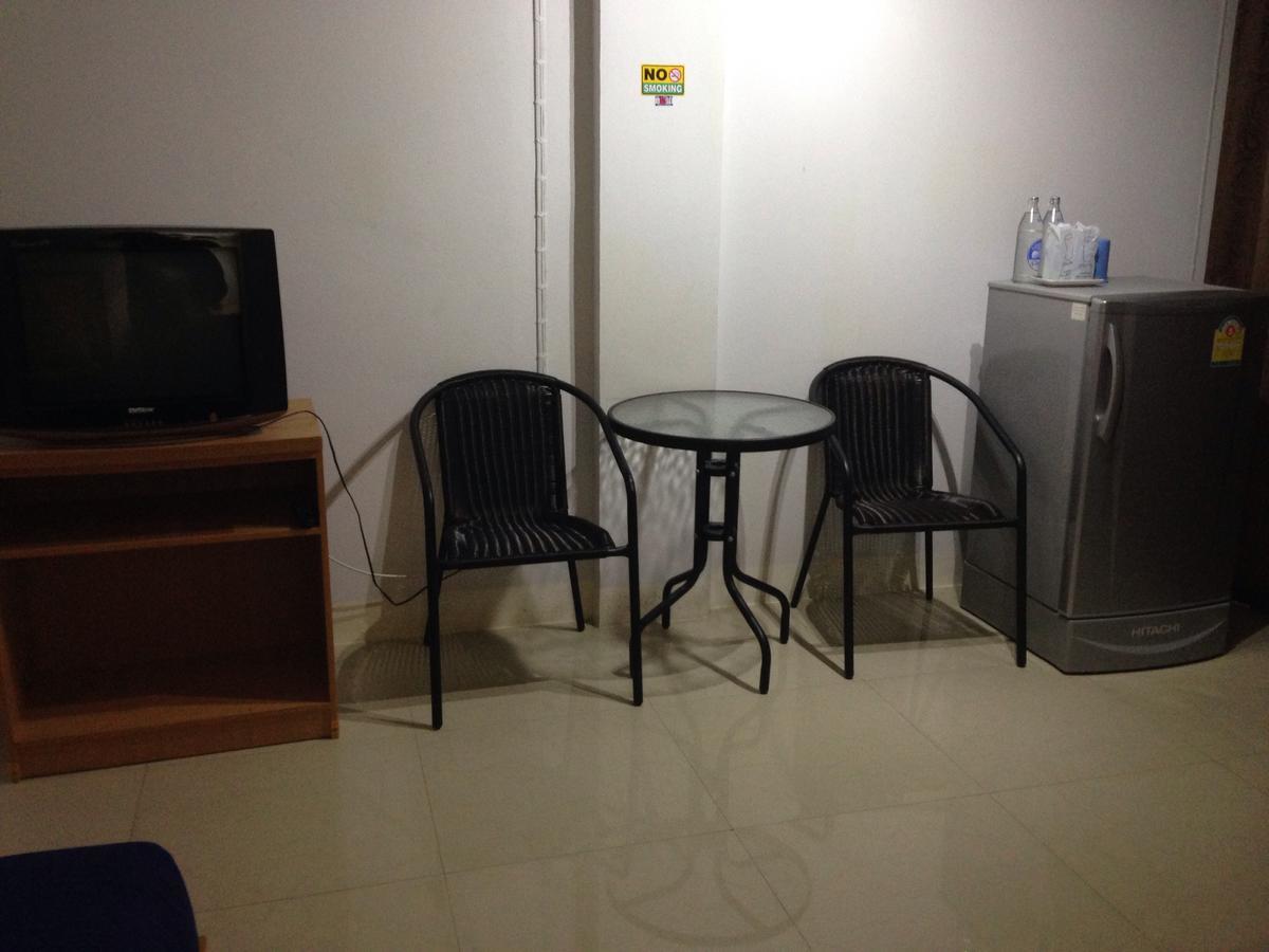 呵叻 Baan Khun Yai酒店 外观 照片