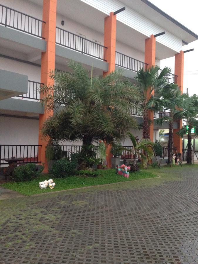 呵叻 Baan Khun Yai酒店 外观 照片